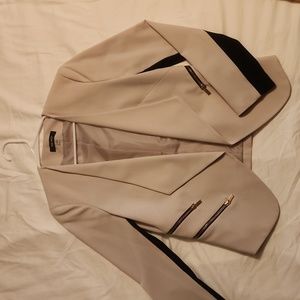 Flowy blazer either zipper accents